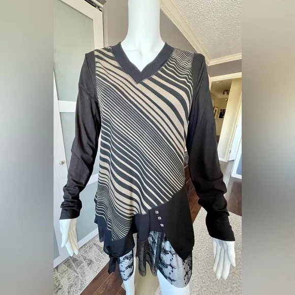 Dolcezza Tunic - Picture 5 of 15